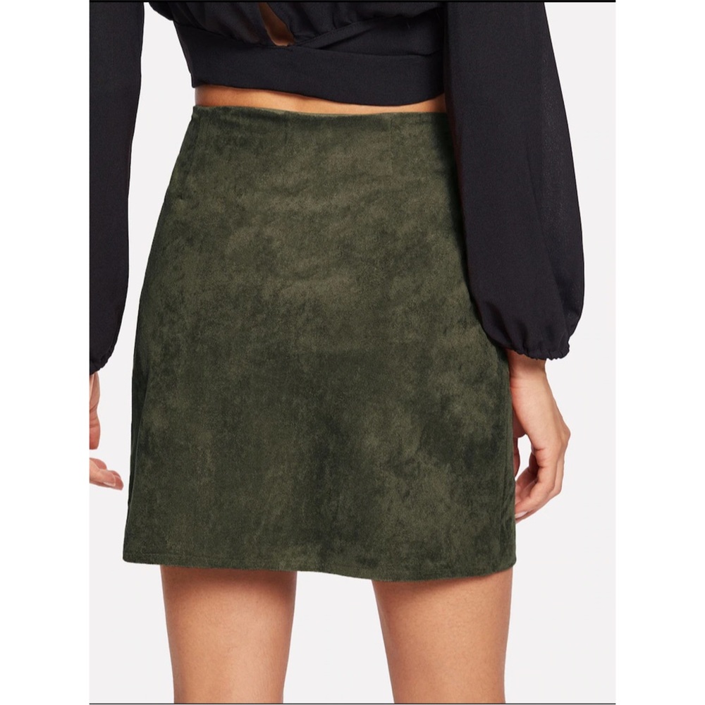 🔥HP! 1 SMALL LEFT! A-Line Button Down Mini Skirt - Picture 4 of 5